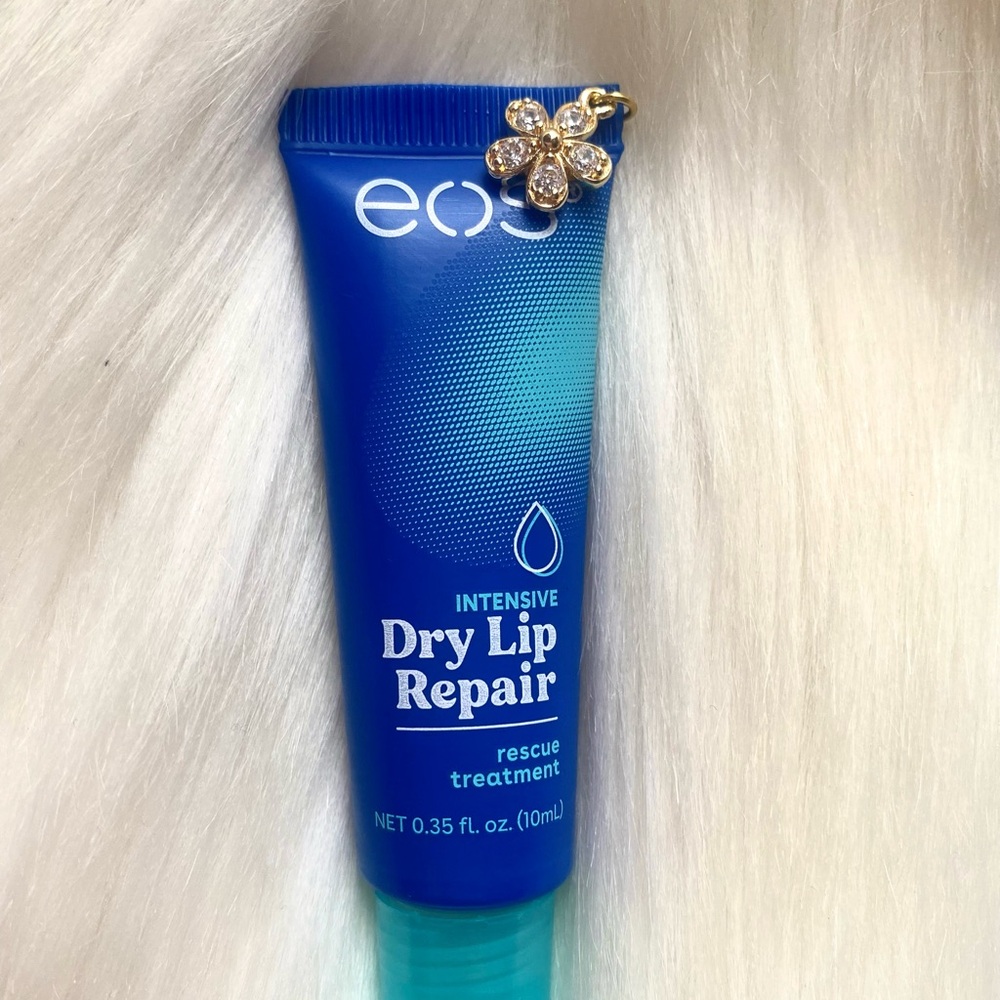 eos Intensive Dry Lip Repair Rescue Treatment with flower charm